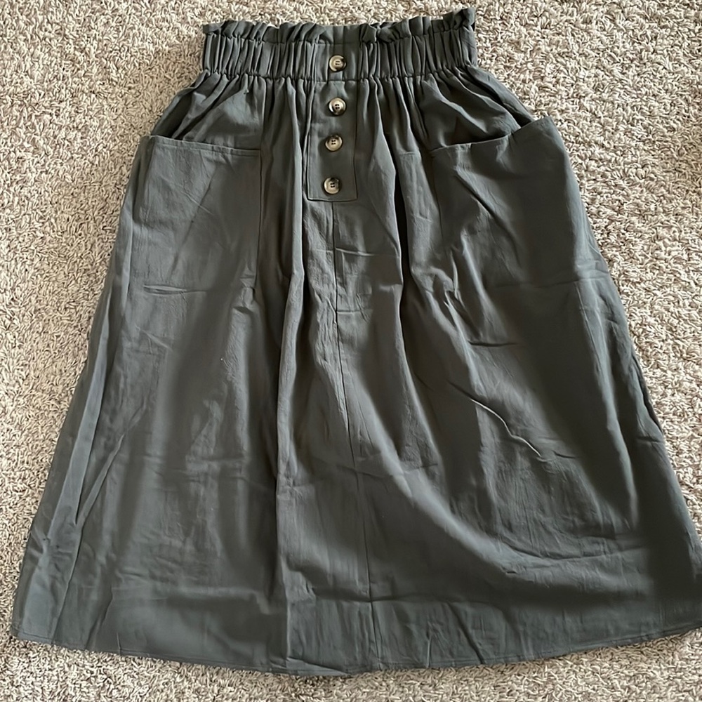 Green midi skirt